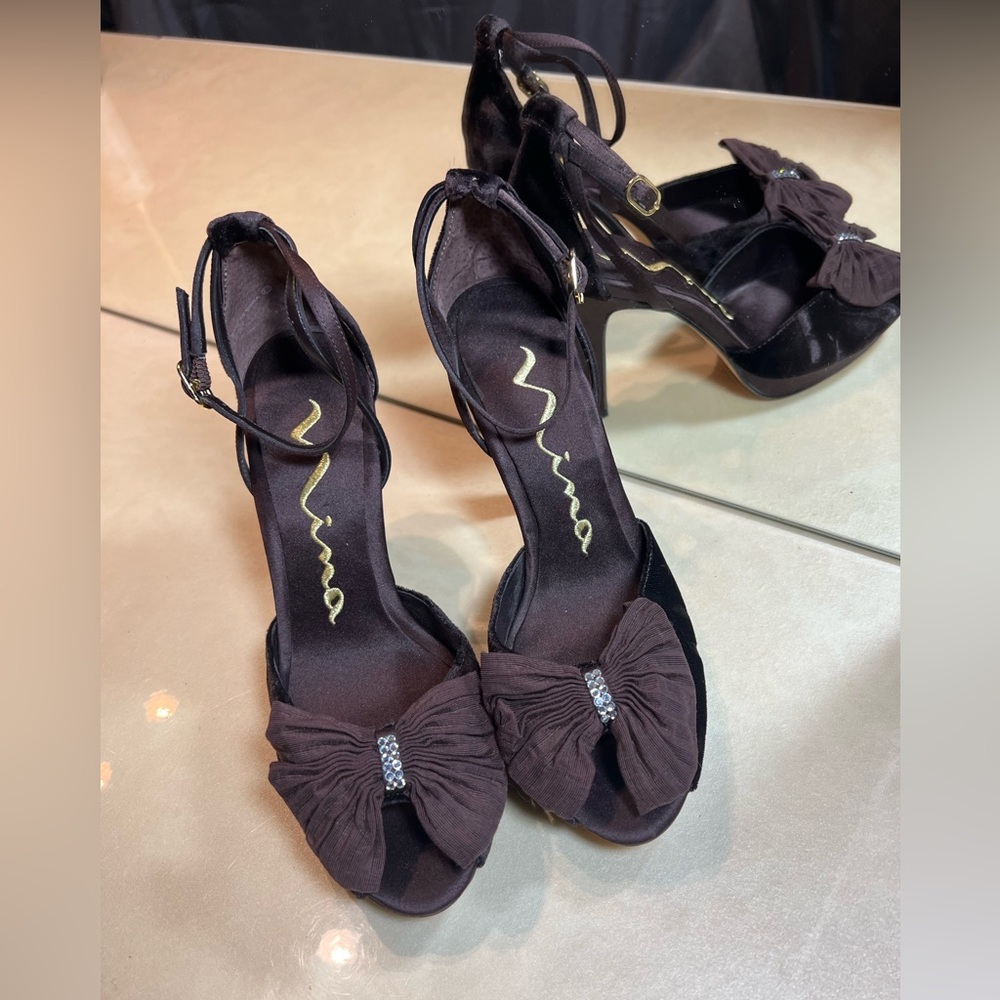 Nina Darda Brown Velvet Platform High Heel shoes with Bow with crystals size 6
